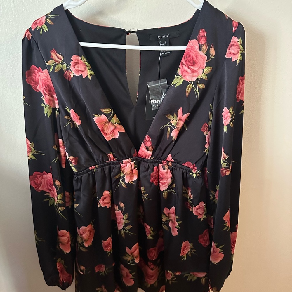 BRAND NEW with tags! FOREVER 21 Black Floral Dress with Pink Roses Size S